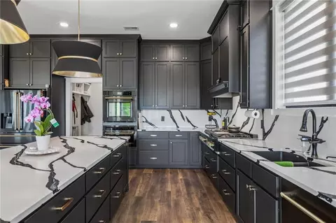 Kitchen - 5123 NW 47th Ter, Riverside, MO 64150 photo 5 of 6