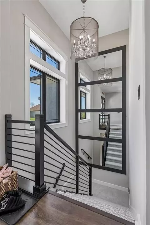 Entry Way - 5123 NW 47th Ter, Riverside, MO 64150 photo 5 of 9