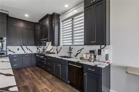 Kitchen - 5123 NW 47th Ter, Riverside, MO 64150 photo 6 of 6