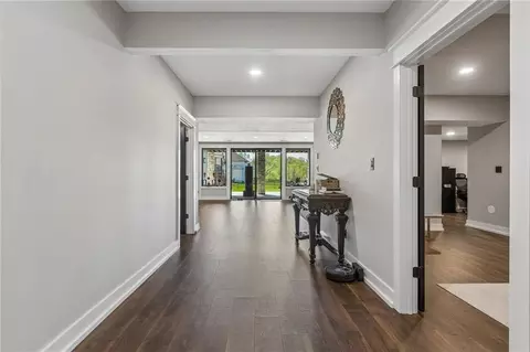Entry Way - 5123 NW 47th Ter, Riverside, MO 64150 photo 7 of 9