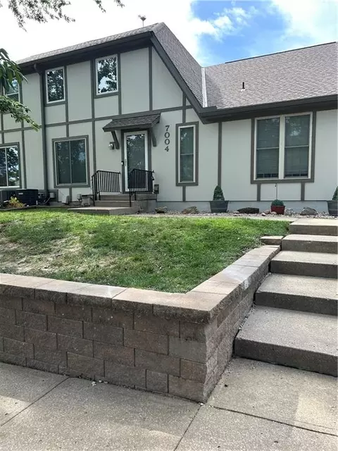 7004 N Fisk Ct, Kansas City, MO 64151