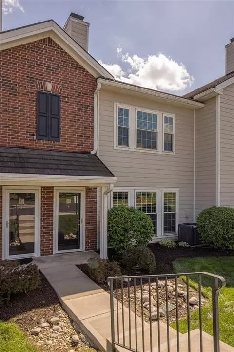 11603 Tomahawk Creek Pkwy #F, Leawood, KS 66211