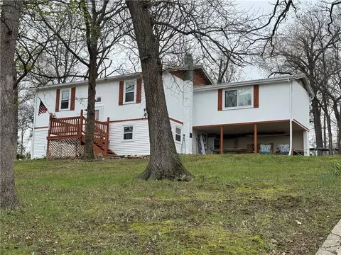 32251 Branch Ave, Warsaw, MO 65355