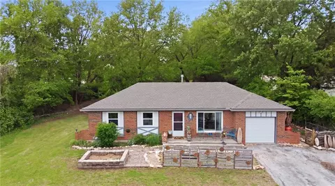 424 S 86th St, Kansas City, KS 66111