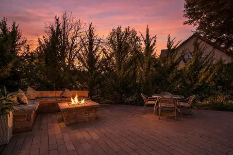 4313 NE Maplegate Ct, Lees Summit, MO 64064