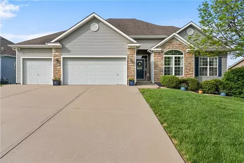 10312 N Hedges Ave, Kansas City, MO 64157