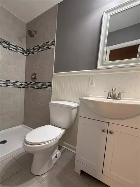 Bath - 8811 E 84th St, Raytown, MO 64138 photo 2 of 2