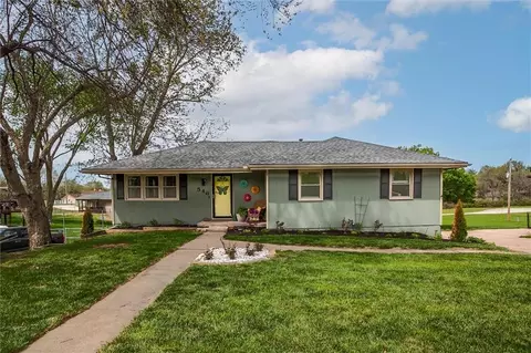 546 Mcdonald Rd, Leavenworth, KS 66048