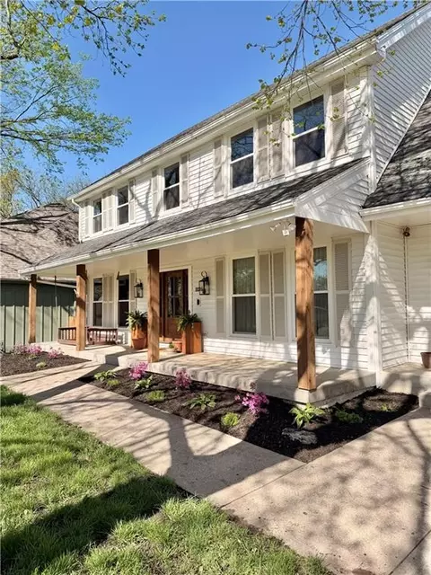 1129 Camelot Hill St, Liberty, MO 64068