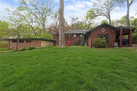 8728 Meadow Ln, Leawood, KS 66206