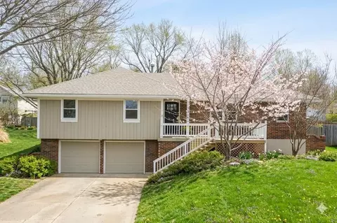 3517 NE Grant St, Lees Summit, MO 64064