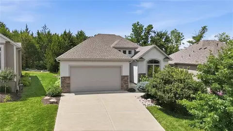 9892 Hollis Ln, Lenexa, KS 66227