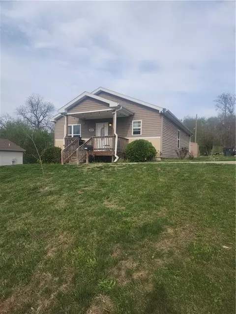1607 S 14th St, Saint Joseph, MO 64503