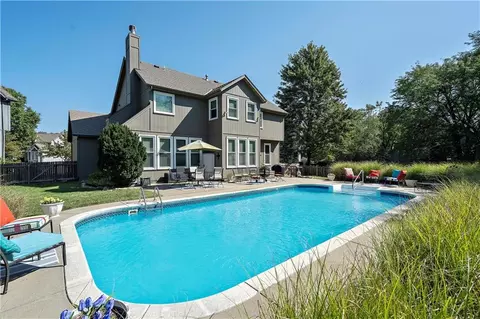 12134 Craig Ln, Overland Park, KS 66213