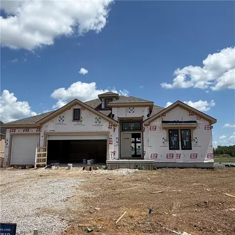 2339 Foxtail Dr, Kearney, MO 64060