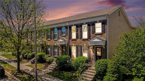 8156 N Oakley Unit 17-d Ave, Kansas City, MO 64119