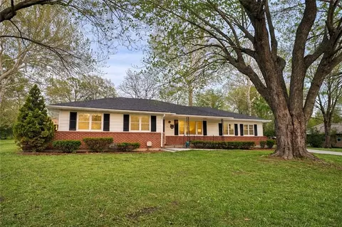401 James St, Harrisonville, MO 64701