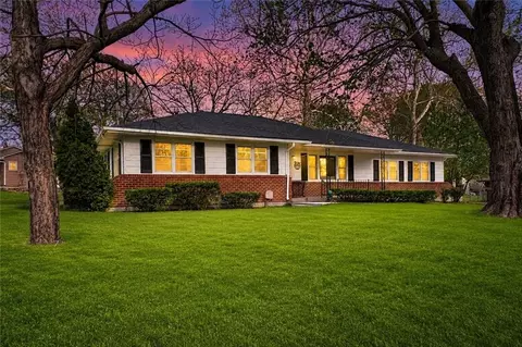 401 James St, Harrisonville, MO 64701