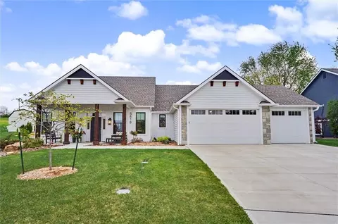 5818 Silverstone Dr, Lawrence, KS 66049