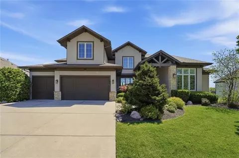 16421 Oakmont St, Overland Park, KS 66221