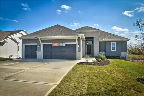 2350 Wabash St, Olathe, KS 66061
