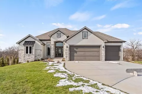 4446 Tee Box Dr, Basehor, KS 66007 photo 2