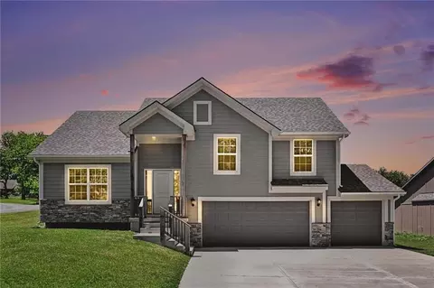 1301 W Concord Dr, Plattsburg, MO 64477