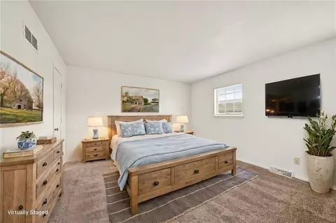 6041 E 127th St, Grandview, MO 64030