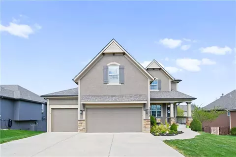 19276 W 210th St, Spring Hill, KS 66083