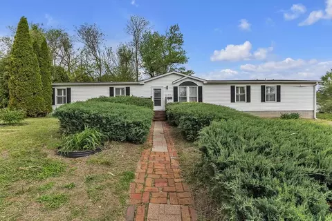 1529 Angelique St, Saint Joseph, MO 64501