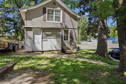 Exterior - 8841 E Winner Rd, Independence, MO 64053 photo 7 of 7