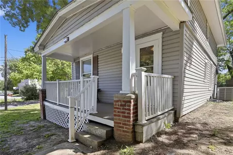 Exterior - 8841 E Winner Rd, Independence, MO 64053 photo 3 of 7