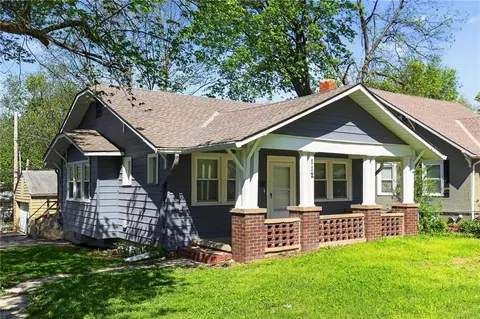 112 N Ash Ave, Independence, MO 64053