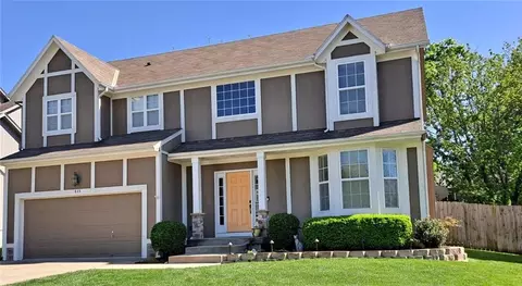 645 E Mockingbird St, Gardner, KS 66030