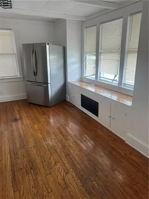 1055 Kimball Ave, Kansas City, KS 66104