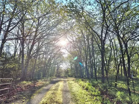 17999 State Highway U, Hermitage, MO 65668