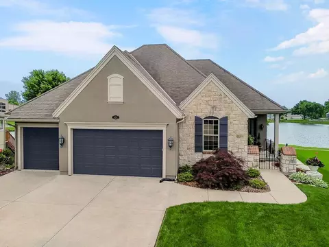 4220 SW Duck Pond Dr, Lees Summit, MO 64082