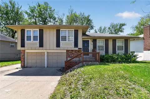 11612 Sycamore Dr, Kansas City, MO 64134