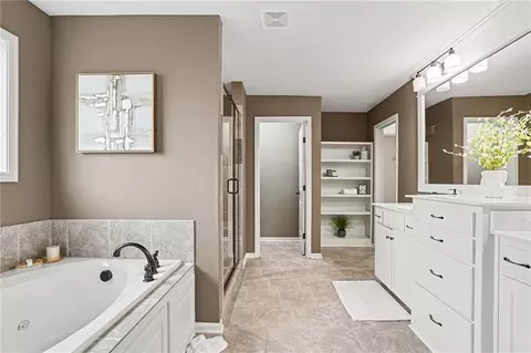 1001 SE Scarlet Ct, Blue Springs, MO 64014