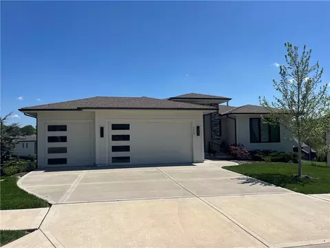 7119 Gillette St, Shawnee, KS 66216