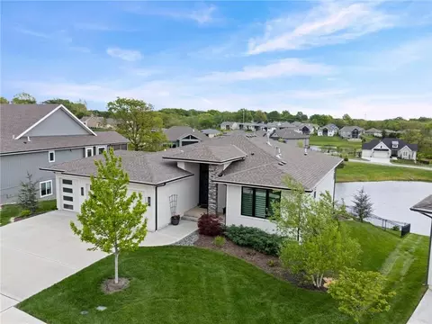 7119 Gillette St, Shawnee, KS 66216