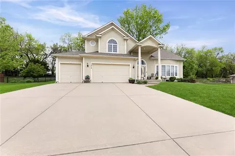 1414 N 151 Ter, Basehor, KS 66007