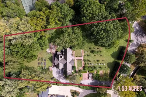 3700 W 65th St, Mission Hills, KS 66208