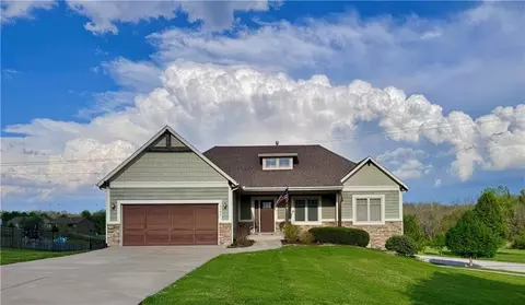 19580 W 107th St, Olathe, KS 66061