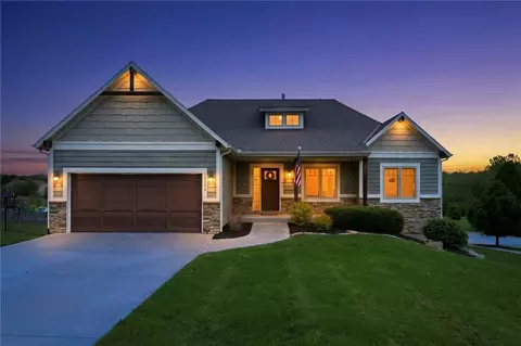 19580 W 107th St, Olathe, KS 66061
