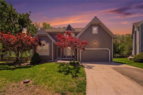 12135 Goodman St, Overland Park, KS 66213