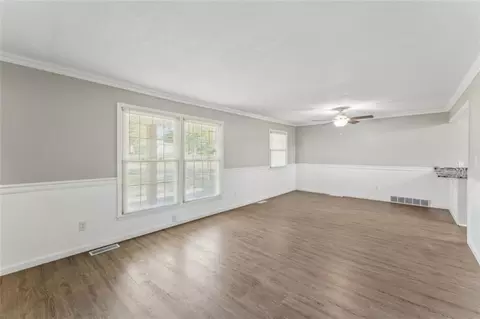 Living - 18611 E Salisbury Rd, Independence, MO 64056 photo 7 of 12