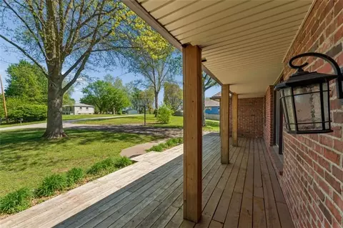 Exterior - 18611 E Salisbury Rd, Independence, MO 64056 photo 5 of 11