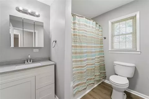 Bath - 18611 E Salisbury Rd, Independence, MO 64056 photo 3 of 4