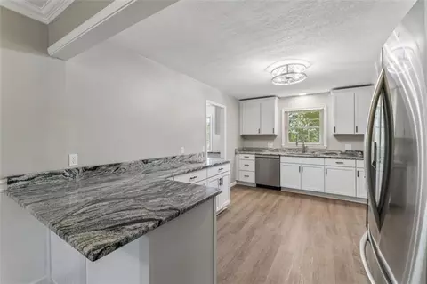 Kitchen - 18611 E Salisbury Rd, Independence, MO 64056 photo 1 of 4